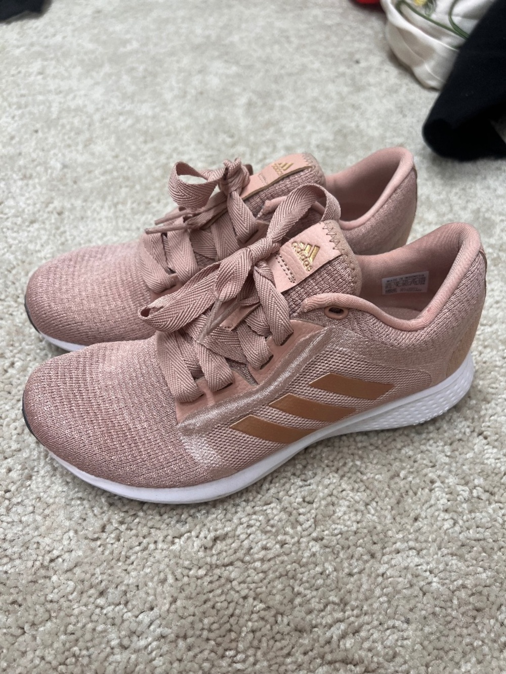 Adidas Women's Edge Lux 4 Running Shoes - size 5.5